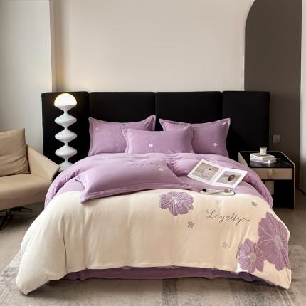 91家纺网 家纺一手货源 找家纺 你好美丽 2025新款200克牛奶绒拼接刺绣四件套芬芳系列 芬芳紫