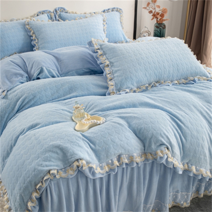 91家纺网 家纺一手货源 找家纺 （总）青竹苑 2023新款网红款牛奶绒雕花绗缝床裙款四件套