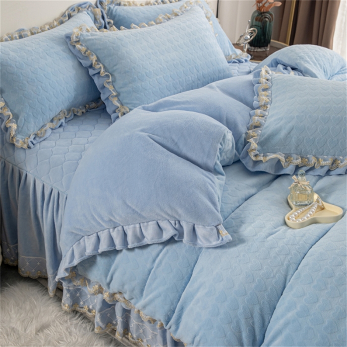 91家纺网 家纺一手货源 找家纺 （总）青竹苑 2023新款网红款牛奶绒雕花绗缝床裙款四件套