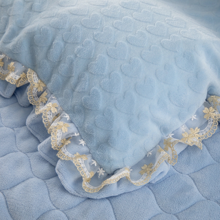 91家纺网 家纺一手货源 找家纺 （总）青竹苑 2023新款网红款牛奶绒雕花绗缝床裙款四件套