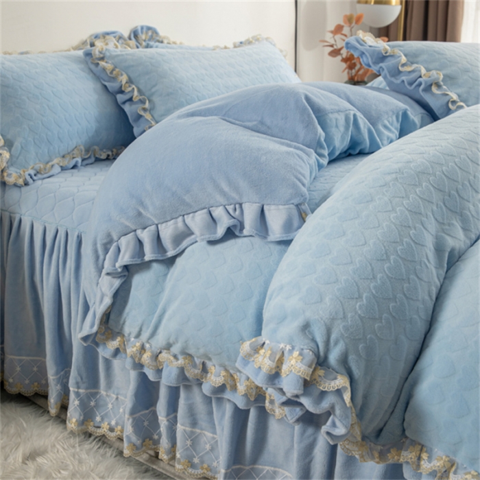 91家纺网 家纺一手货源 找家纺 （总）青竹苑 2023新款网红款牛奶绒雕花绗缝床裙款四件套