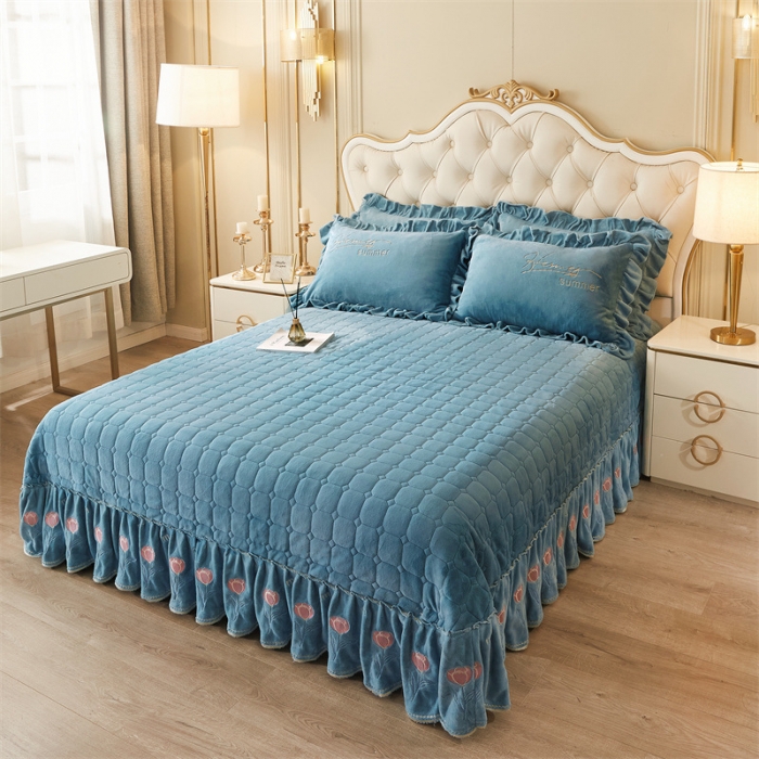 91家纺网 家纺一手货源 找家纺 恒爱 2023新款A类牛奶绒羽毛床盖三件套 羽毛-水光兰