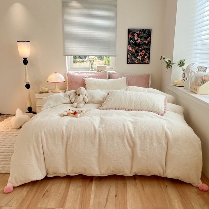 91家纺网 家纺一手货源 找家纺 艾米家居 2023新款秋冬懒兔绒四件套-球球款 白色