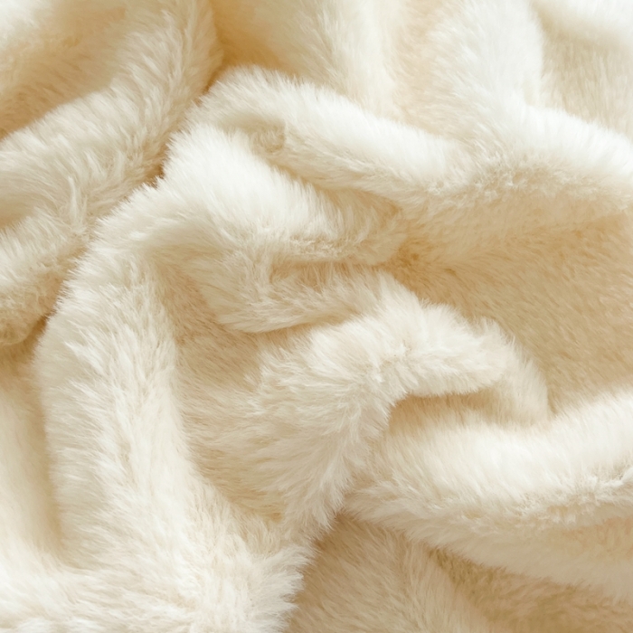 91家纺网 家纺一手货源 找家纺 艾米家居 2023新款秋冬懒兔绒四件套-球球款 白色