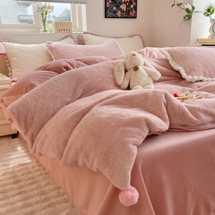 91家纺网 家纺一手货源 找家纺 艾米家居 2023新款秋冬懒兔绒四件套-球球款 豆沙粉