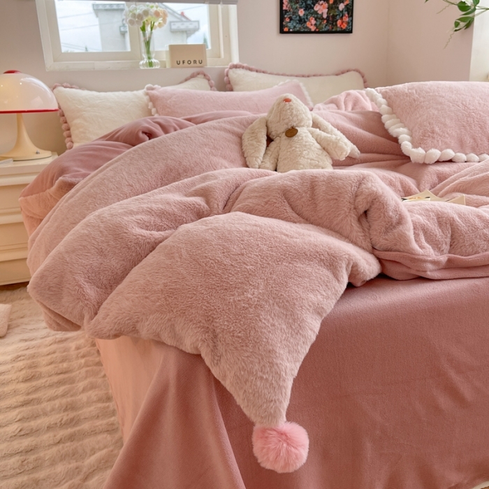 91家纺网 家纺一手货源 找家纺 艾米家居 2023新款秋冬懒兔绒四件套-球球款 豆沙粉
