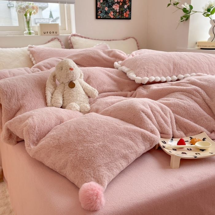 91家纺网 家纺一手货源 找家纺 艾米家居 2023新款秋冬懒兔绒四件套-球球款 豆沙粉