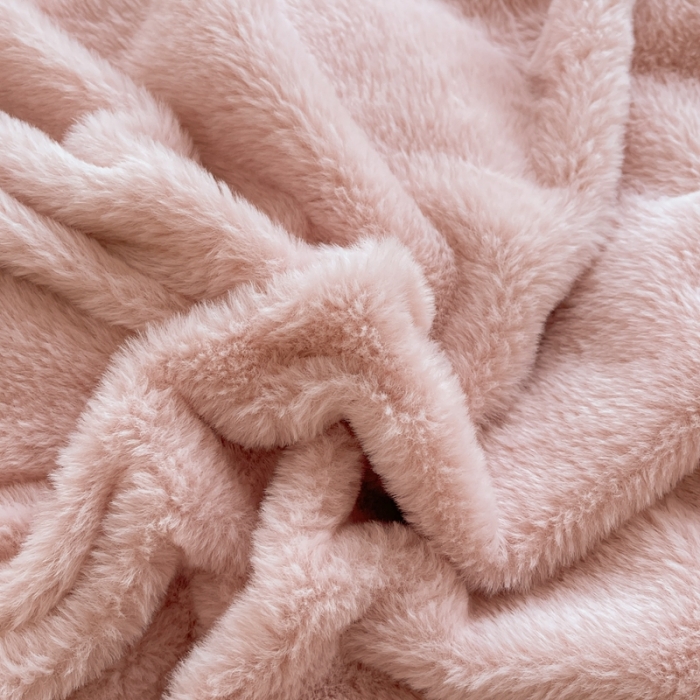 91家纺网 家纺一手货源 找家纺 艾米家居 2023新款秋冬懒兔绒四件套-球球款 豆沙粉