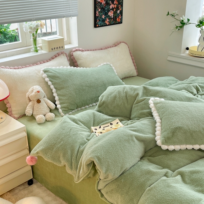 91家纺网 家纺一手货源 找家纺 艾米家居 2023新款秋冬懒兔绒四件套-球球款 果绿
