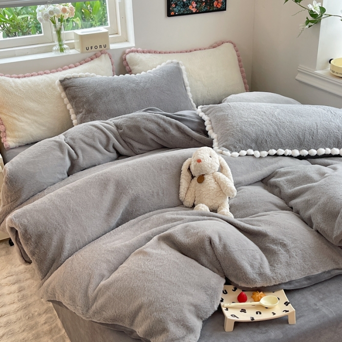 91家纺网 家纺一手货源 找家纺 艾米家居 2023新款秋冬懒兔绒四件套-球球款 灰色