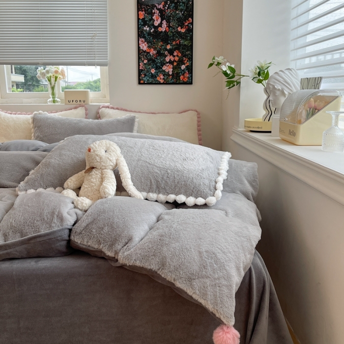 91家纺网 家纺一手货源 找家纺 艾米家居 2023新款秋冬懒兔绒四件套-球球款 灰色