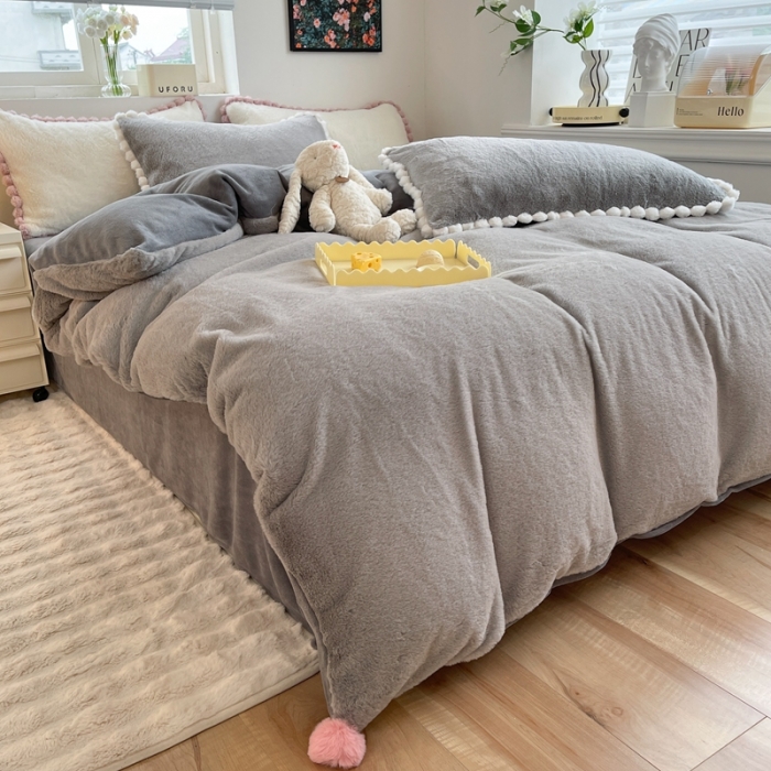 91家纺网 家纺一手货源 找家纺 艾米家居 2023新款秋冬懒兔绒四件套-球球款 灰色