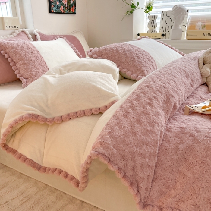 91家纺网 家纺一手货源 找家纺 艾米家居 2023新款秋冬懒兔玫瑰绒牛奶绒四件套 白色