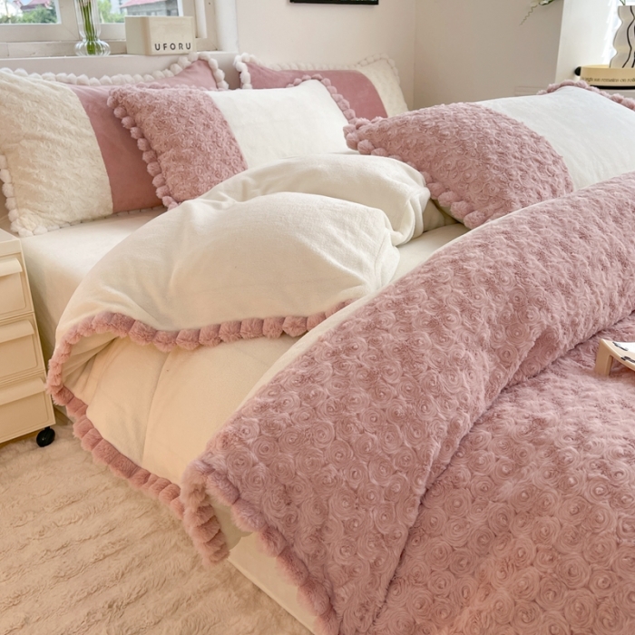 91家纺网 家纺一手货源 找家纺 艾米家居 2023新款秋冬懒兔玫瑰绒牛奶绒四件套 白色