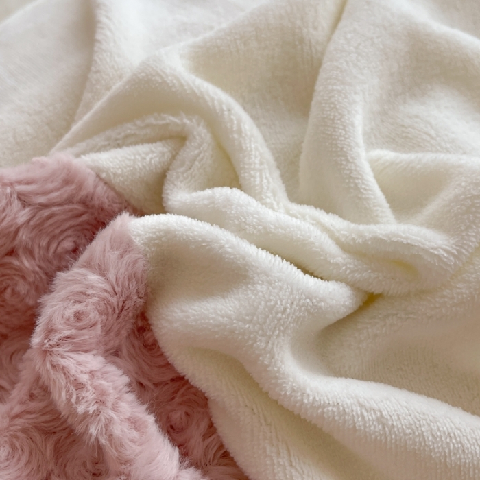 91家纺网 家纺一手货源 找家纺 艾米家居 2023新款秋冬懒兔玫瑰绒牛奶绒四件套 白色