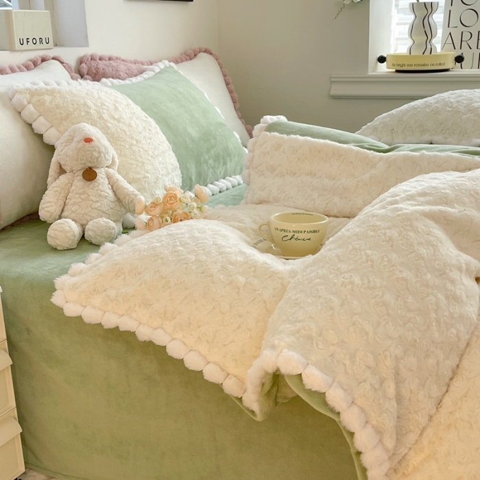 91家纺网 家纺一手货源 找家纺 艾米家居 2023新款秋冬懒兔玫瑰绒牛奶绒四件套 果绿