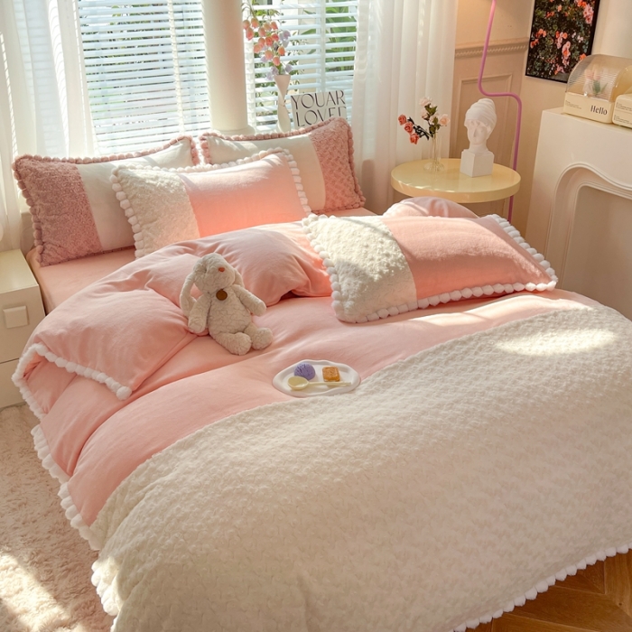 91家纺网 家纺一手货源 找家纺 艾米家居 2023新款秋冬懒兔玫瑰绒牛奶绒四件套 玉色