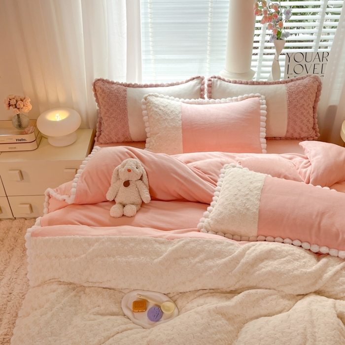 91家纺网 家纺一手货源 找家纺 艾米家居 2023新款秋冬懒兔玫瑰绒牛奶绒四件套 玉色