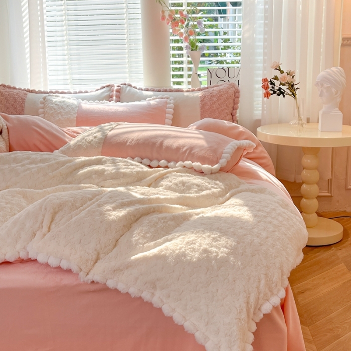 91家纺网 家纺一手货源 找家纺 艾米家居 2023新款秋冬懒兔玫瑰绒牛奶绒四件套 玉色