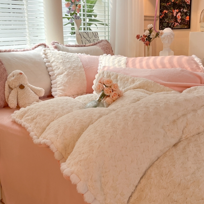 91家纺网 家纺一手货源 找家纺 艾米家居 2023新款秋冬懒兔玫瑰绒牛奶绒四件套 玉色