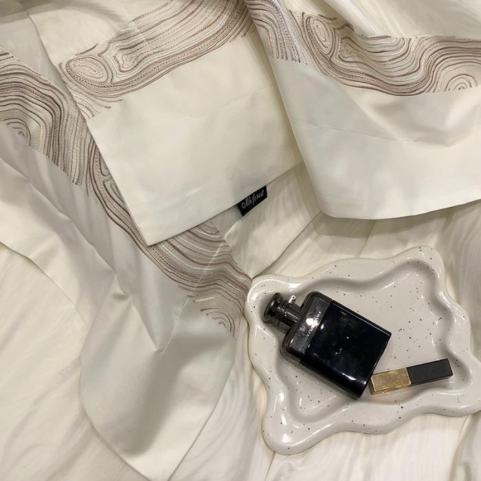 91家纺网 家纺一手货源 找家纺 黑白森林23款100支全棉提花四件套纯棉床上用品