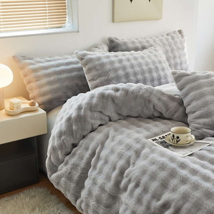 91家纺网 家纺一手货源 找家纺 新月 2023新款泡泡兔毛绒亲肤舒适四件套 泡泡-灰