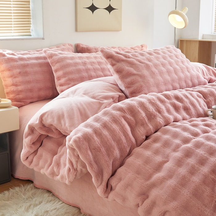 91家纺网 家纺一手货源 找家纺 新月 2023新款泡泡兔毛绒亲肤舒适四件套 泡泡-粉