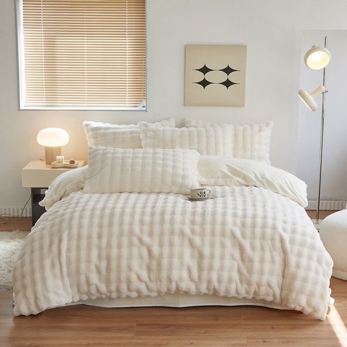 91家纺网 家纺一手货源 找家纺 新月 2023新款泡泡兔毛绒亲肤舒适四件套 泡泡-白