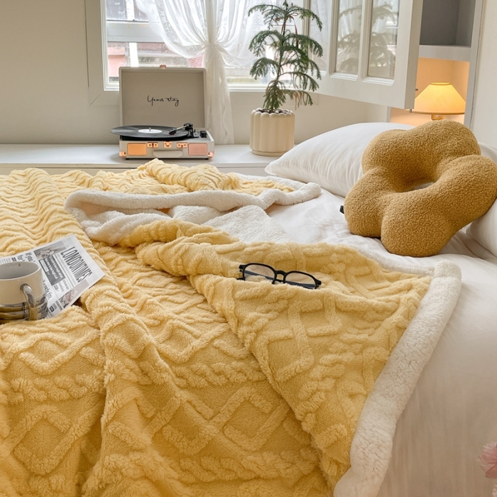 91家纺网 家纺一手货源 找家纺 欧邦 新款爆款AB版加厚提花塔芙绒羊羔绒毛毯 柠檬黄