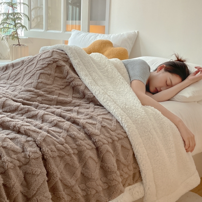 91家纺网 家纺一手货源 找家纺 欧邦 新款爆款AB版加厚提花塔芙绒羊羔绒毛毯 深咖