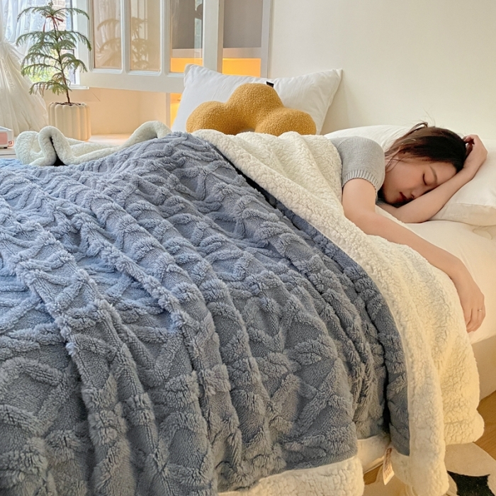 91家纺网 家纺一手货源 找家纺 欧邦 新款爆款AB版加厚提花塔芙绒羊羔绒毛毯 雾蓝