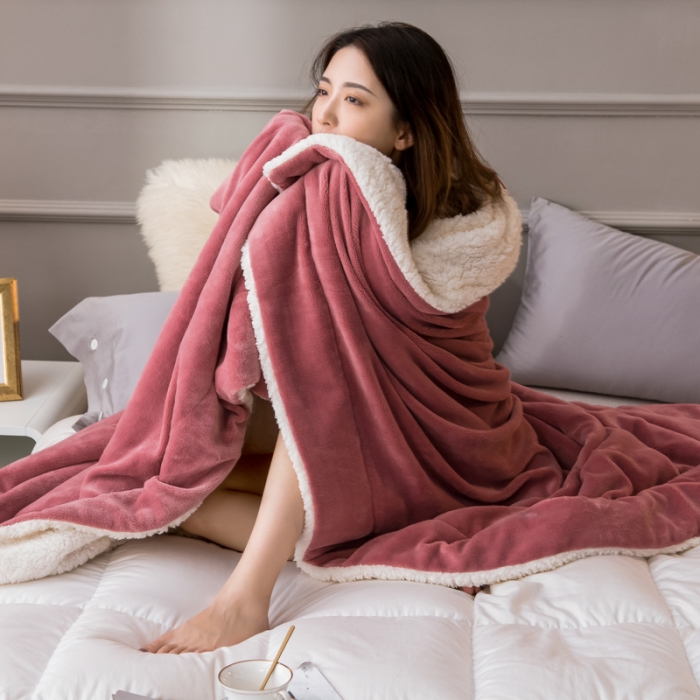 91家纺网 家纺一手货源 找家纺 欧邦 新款爆款纯色羊羔绒双层毛毯 豆沙白