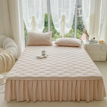 91家纺网 家纺一手货源 找家纺 尊康家纺（原磊科） 2024新款全棉色织大豆夹棉床裙-浓情蜜意 肤