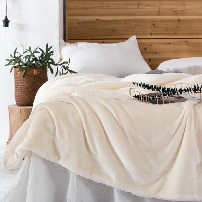 91家纺网 家纺一手货源 找家纺 欧邦 新款爆款纯色羊羔绒双层毛毯 珍珠白