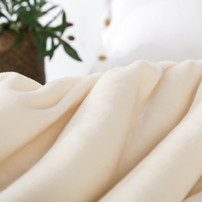 91家纺网 家纺一手货源 找家纺 欧邦 新款爆款纯色羊羔绒双层毛毯 珍珠白