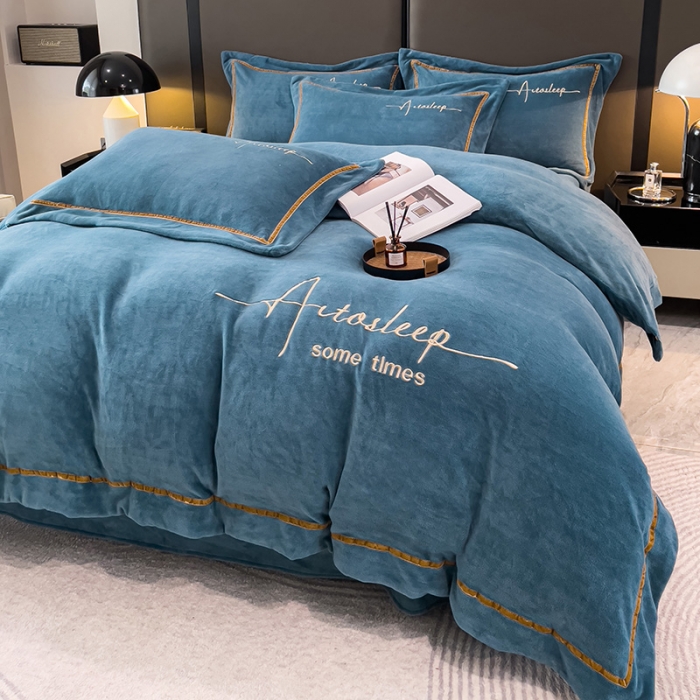 91家纺网 家纺一手货源 找家纺 露梦 2025新款高克重牛奶绒刺绣四件套-赫本 赫本-宾利蓝