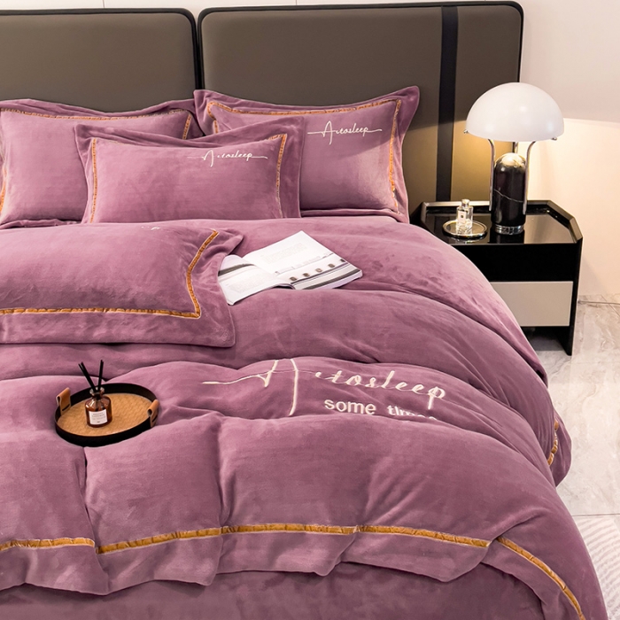 91家纺网 家纺一手货源 找家纺 露梦 2025新款高克重牛奶绒刺绣四件套-赫本 赫本-玫瑰紫