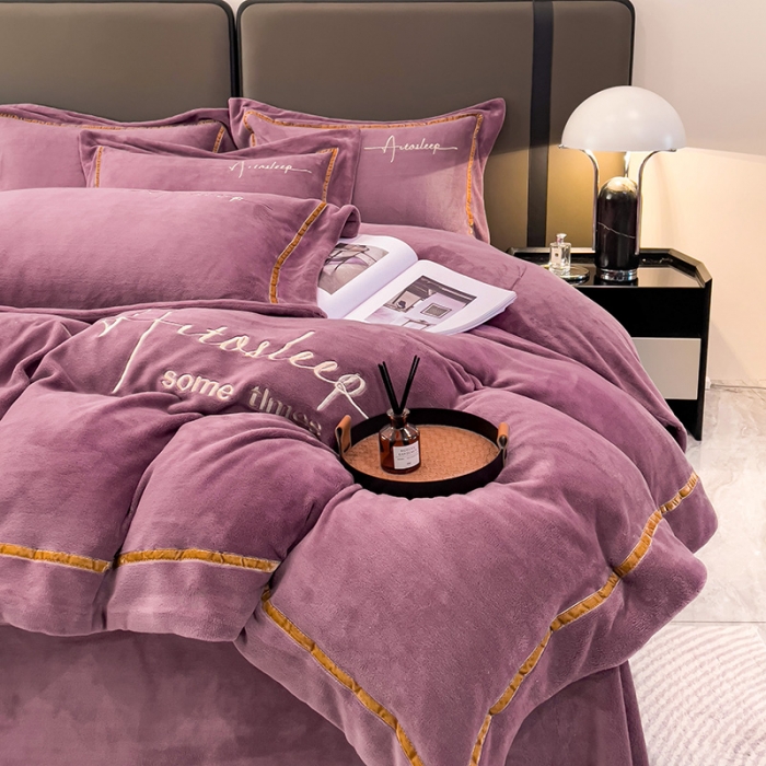 91家纺网 家纺一手货源 找家纺 露梦 2025新款高克重牛奶绒刺绣四件套-赫本 赫本-玫瑰紫
