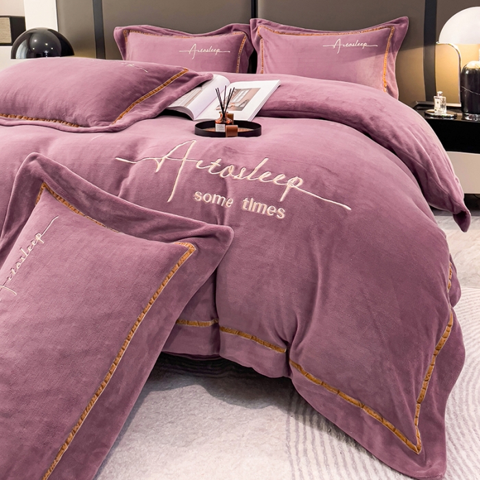 91家纺网 家纺一手货源 找家纺 露梦 2025新款高克重牛奶绒刺绣四件套-赫本 赫本-玫瑰紫