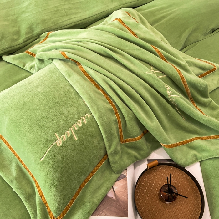 91家纺网 家纺一手货源 找家纺 露梦 2025新款高克重牛奶绒刺绣四件套-赫本 赫本-抹茶绿