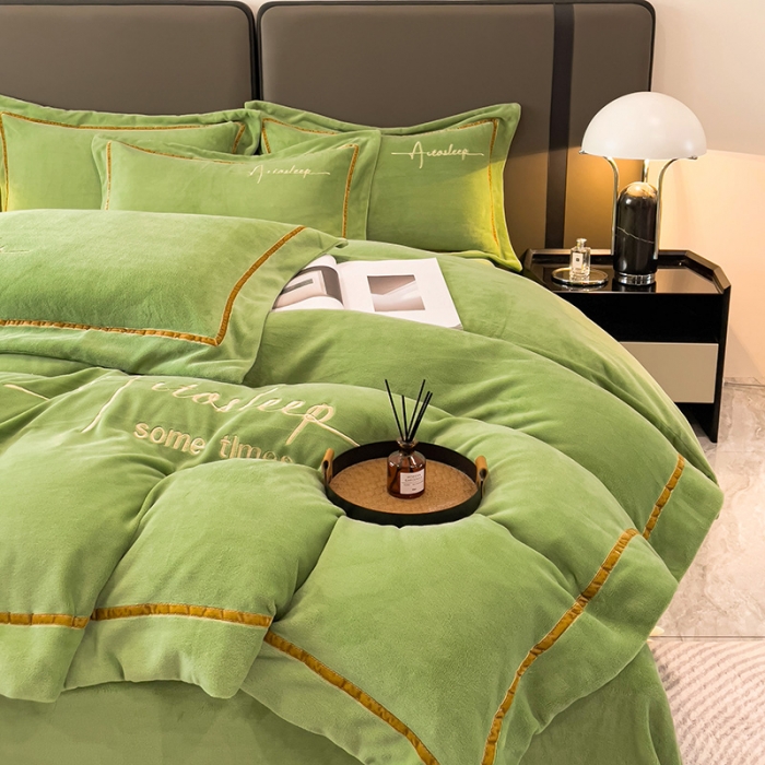 91家纺网 家纺一手货源 找家纺 露梦 2025新款高克重牛奶绒刺绣四件套-赫本 赫本-抹茶绿