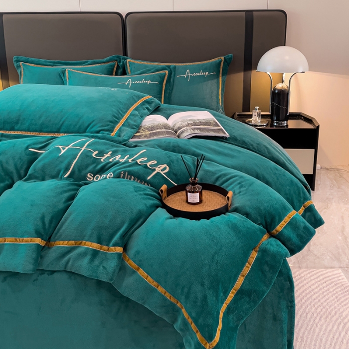 91家纺网 家纺一手货源 找家纺 露梦 2025新款高克重牛奶绒刺绣四件套-赫本 赫本-祖母绿