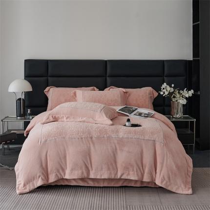 91家纺网 家纺一手货源 找家纺 时亿 2023新款250g牛奶绒四件套凹凸有致 香妃粉