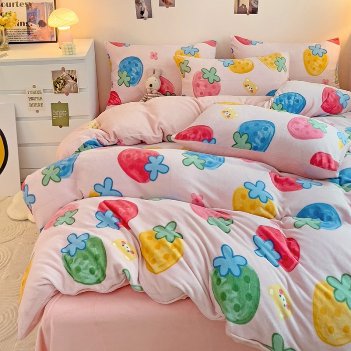 91家纺网 家纺一手货源 找家纺 西引力 2023新款加厚印花牛奶绒四件套法莱绒单被套直播草莓乐园