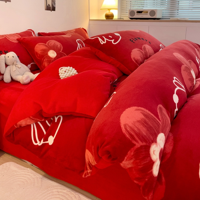 91家纺网 家纺一手货源 找家纺 西引力 2023新款加厚印花牛奶绒四件套法莱绒单被套直播大红兔兔