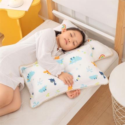 91家纺网 家纺一手货源 找家纺 欣品希 2023新款双层纱皱布枕恐龙