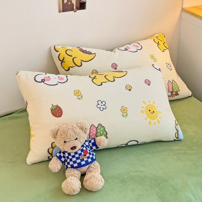 91家纺网 家纺一手货源 找家纺 西引力 2023新款加厚印花牛奶绒四件套法莱绒单被套直播淘气恐龙