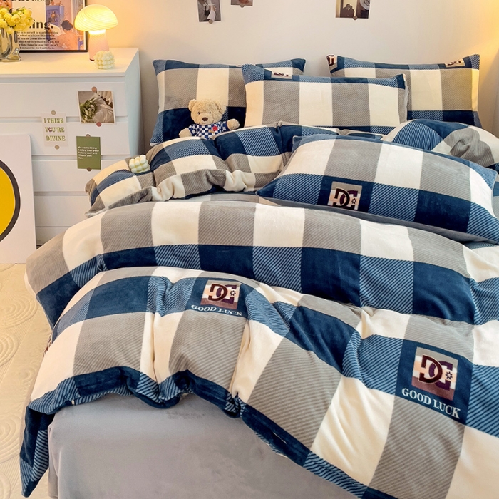 91家纺网 家纺一手货源 找家纺 西引力 2023新款加厚印花牛奶绒四件套法莱绒单被套直播格调蓝