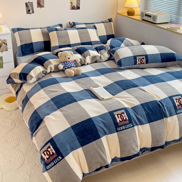 91家纺网 家纺一手货源 找家纺 西引力 2023新款加厚印花牛奶绒四件套法莱绒单被套直播格调蓝