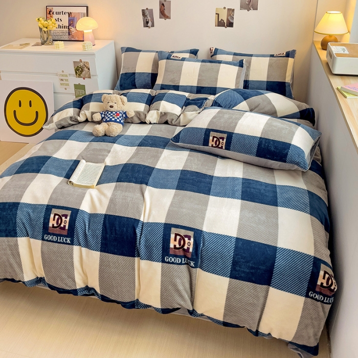 91家纺网 家纺一手货源 找家纺 西引力 2023新款加厚印花牛奶绒四件套法莱绒单被套直播格调蓝